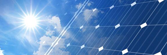Solarmodul einer Photovoltaik-Anlage in Nahaufnahme