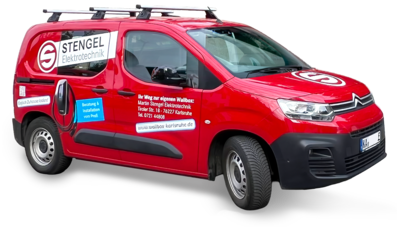 Servicewagen unterwegs zur Wallbox-Installation beim Kunden vor Ort.